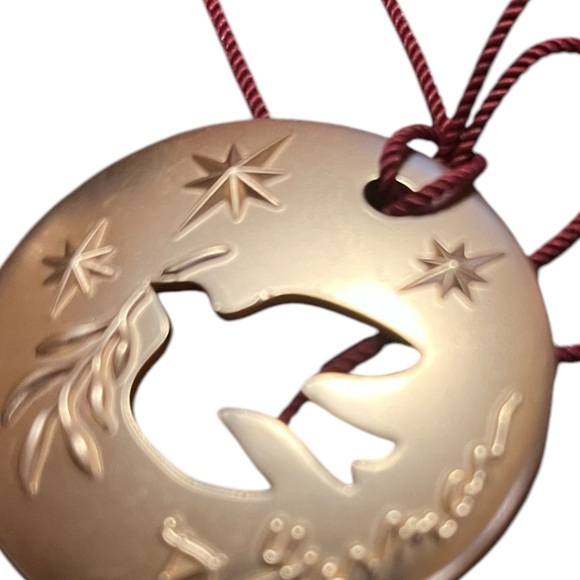 David Yurman gold-tone collectable Christmas ornament with stars and dove - Picture 7 of 9